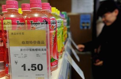 臨期食品 看似虧本實(shí)則暴利，從業(yè)者為何“不肯走”？